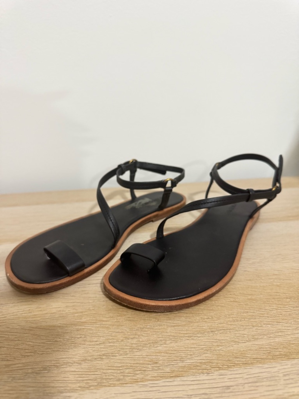 Vince Black Leather Toe-Loop Ankle-Strap Sandals